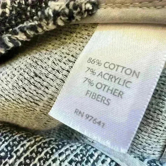 J. Jill Women's Tweed Fringe Button Front Jacket Pockets - Picture 6 of 6